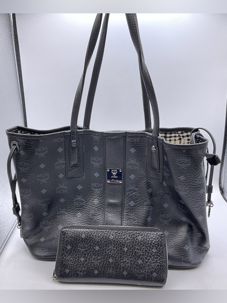 Mcm Y7739 Visetos Medium Liz Reversible Shopper Tote Black With Wallet